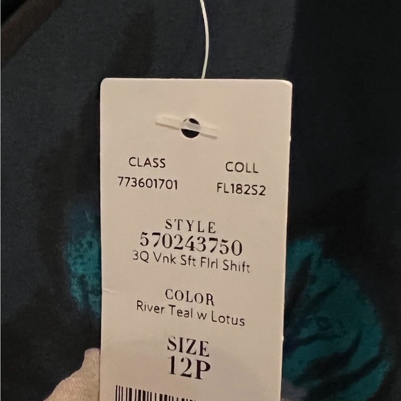 WHBM Bell-Sleeve Soft Floral-Print Shift Dress - Picture 7 of 16